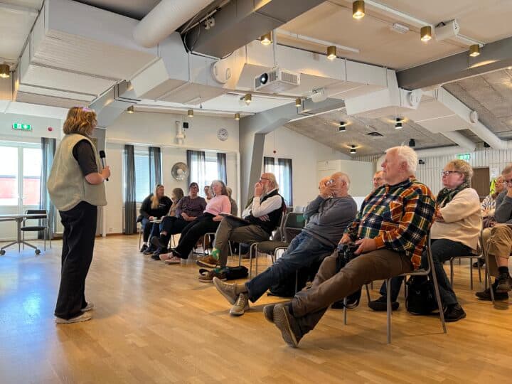 Hans Ring på hugget med kameran